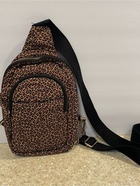Amazon Essentials Leopard Print Crossbody Sling - Brown and Black